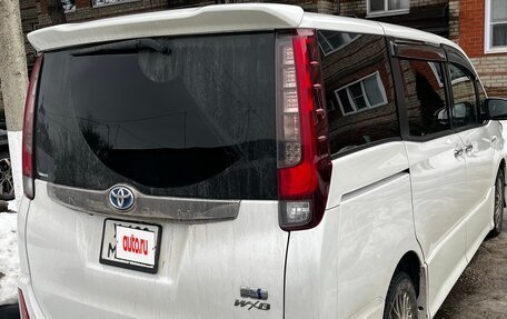 Toyota Noah III, 2016 год, 2 170 000 рублей, 4 фотография