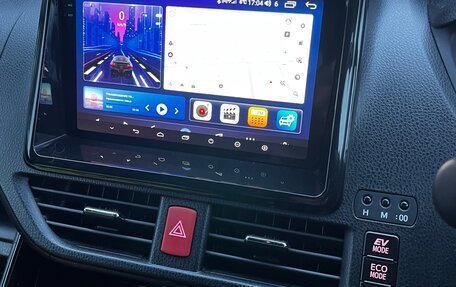 Toyota Noah III, 2016 год, 2 170 000 рублей, 7 фотография