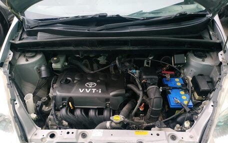 Toyota FunCargo, 2004 год, 550 000 рублей, 10 фотография