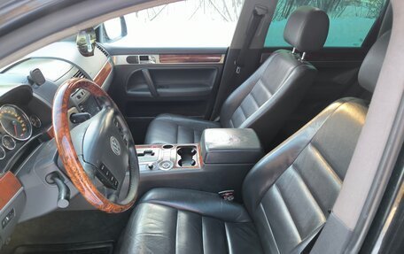 Volkswagen Touareg III, 2005 год, 933 000 рублей, 12 фотография