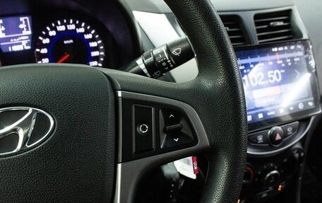 Hyundai Solaris II рестайлинг, 2016 год, 900 000 рублей, 16 фотография