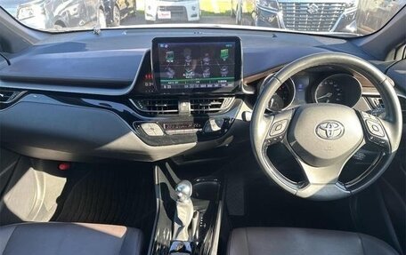 Toyota C-HR I рестайлинг, 2018 год, 1 500 555 рублей, 8 фотография