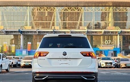 Volkswagen Tiguan II, 2022 год, 2 020 000 рублей, 8 фотография