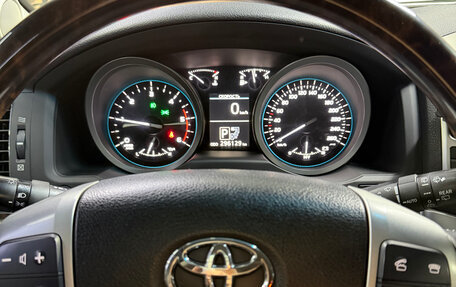 Toyota Land Cruiser 200, 2013 год, 3 650 000 рублей, 6 фотография