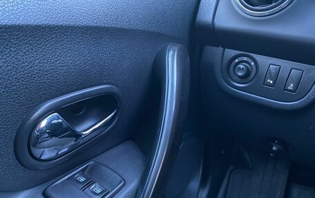 Renault Logan II, 2019 год, 965 000 рублей, 17 фотография