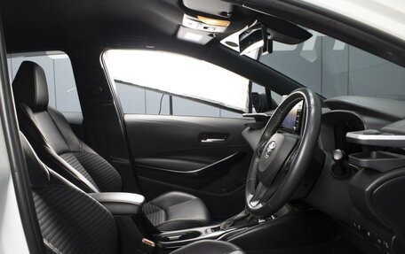 Toyota Corolla, 2021 год, 2 400 000 рублей, 10 фотография