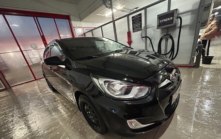 Hyundai Solaris II рестайлинг, 2012 год, 700 000 рублей, 4 фотография