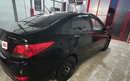 Hyundai Solaris II рестайлинг, 2012 год, 700 000 рублей, 5 фотография