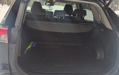 Toyota RAV4, 2021 год, 3 600 000 рублей, 4 фотография