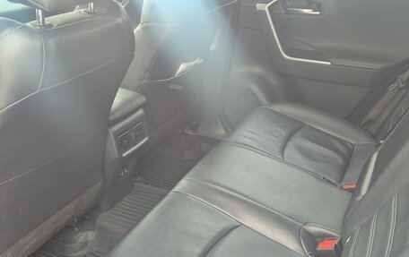 Toyota RAV4, 2021 год, 3 600 000 рублей, 6 фотография