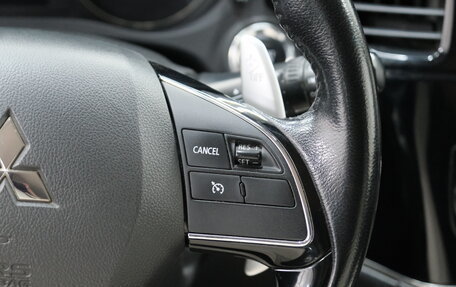 Mitsubishi Outlander III рестайлинг 3, 2015 год, 2 099 000 рублей, 16 фотография