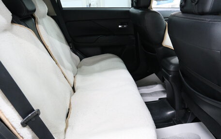 Mitsubishi Outlander III рестайлинг 3, 2015 год, 2 099 000 рублей, 25 фотография