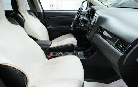 Mitsubishi Outlander III рестайлинг 3, 2015 год, 2 099 000 рублей, 23 фотография