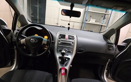 Toyota Auris II, 2009 год, 670 000 рублей, 10 фотография