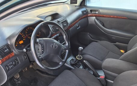 Toyota Avensis III рестайлинг, 2004 год, 800 000 рублей, 6 фотография