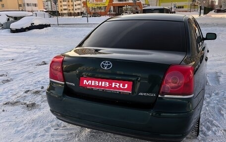 Toyota Avensis III рестайлинг, 2004 год, 800 000 рублей, 4 фотография