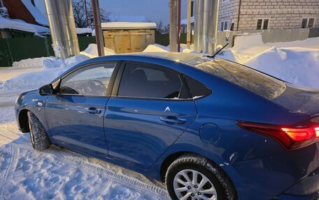 Hyundai Solaris II рестайлинг, 2021 год, 2 000 000 рублей, 4 фотография