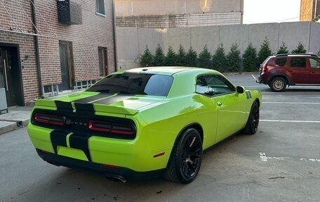 Dodge Challenger III рестайлинг 2, 2019 год, 4 700 000 рублей, 3 фотография