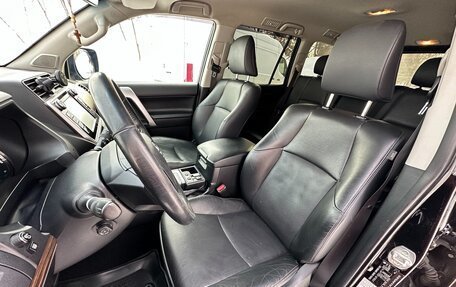 Toyota Land Cruiser Prado 150 рестайлинг 2, 2018 год, 6 000 000 рублей, 28 фотография