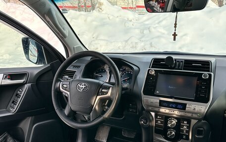 Toyota Land Cruiser Prado 150 рестайлинг 2, 2018 год, 6 000 000 рублей, 26 фотография