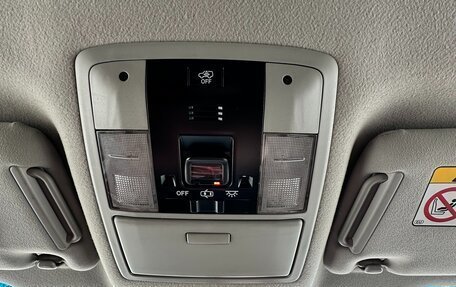 Toyota Land Cruiser Prado 150 рестайлинг 2, 2018 год, 6 000 000 рублей, 31 фотография