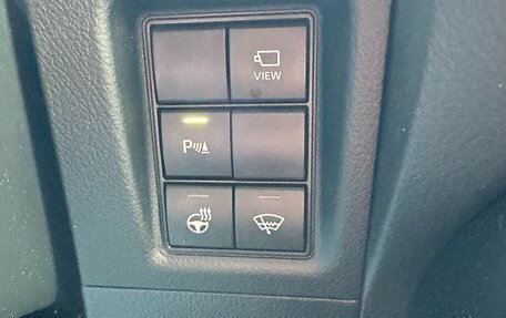 Toyota Land Cruiser Prado 150 рестайлинг 2, 2018 год, 6 000 000 рублей, 33 фотография