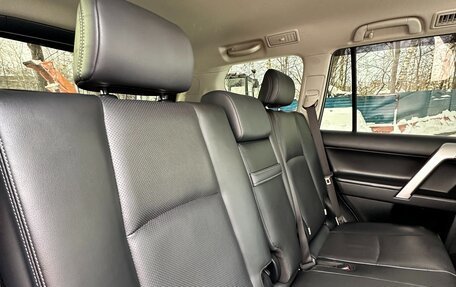 Toyota Land Cruiser Prado 150 рестайлинг 2, 2018 год, 6 000 000 рублей, 25 фотография