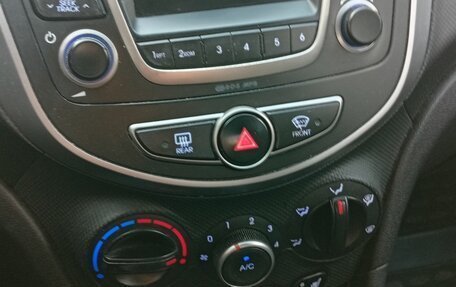 Hyundai Solaris II рестайлинг, 2016 год, 1 050 000 рублей, 8 фотография