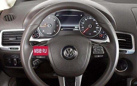 Volkswagen Touareg III, 2013 год, 2 500 000 рублей, 24 фотография
