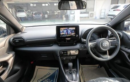 Toyota Yaris, 2022 год, 1 180 005 рублей, 8 фотография