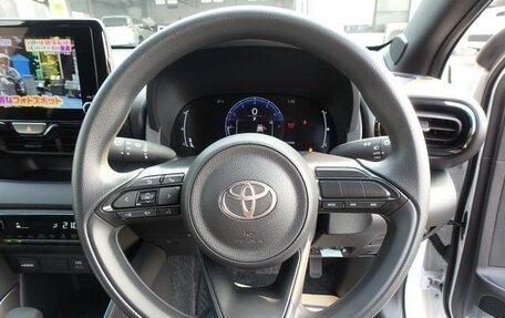 Toyota Yaris, 2022 год, 1 180 005 рублей, 7 фотография