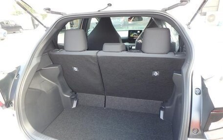 Toyota Yaris, 2022 год, 1 180 005 рублей, 12 фотография