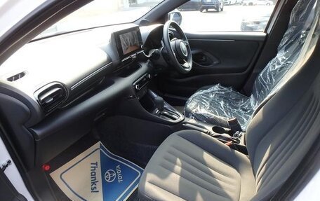 Toyota Yaris, 2022 год, 1 180 005 рублей, 9 фотография