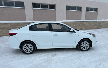 KIA Rio IV, 2019 год, 1 565 000 рублей, 6 фотография