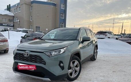 Toyota RAV4, 2020 год, 2 770 000 рублей, 3 фотография