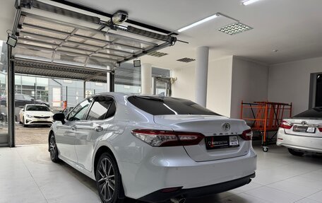 Toyota Camry, 2021 год, 3 200 000 рублей, 7 фотография