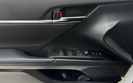 Toyota Camry, 2021 год, 3 200 000 рублей, 9 фотография