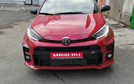 Toyota Yaris, 2022 год, 4 500 000 рублей, 1 фотография
