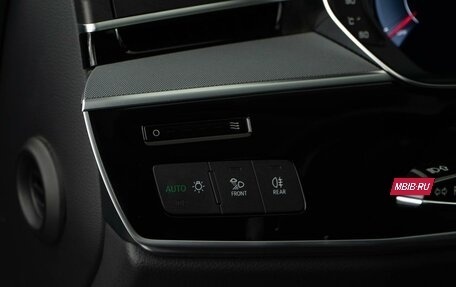 Audi A8, 2019 год, 4 183 055 рублей, 21 фотография