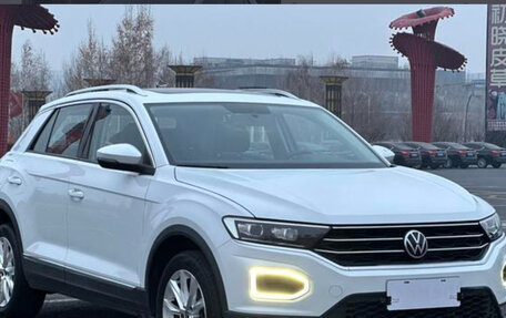 Volkswagen T-Roc I, 2021 год, 1 700 000 рублей, 2 фотография