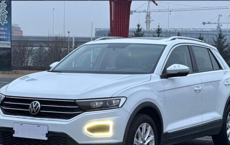 Volkswagen T-Roc I, 2021 год, 1 700 000 рублей, 3 фотография