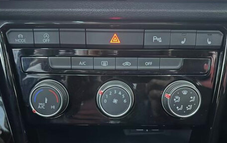 Volkswagen T-Roc I, 2021 год, 1 700 000 рублей, 11 фотография