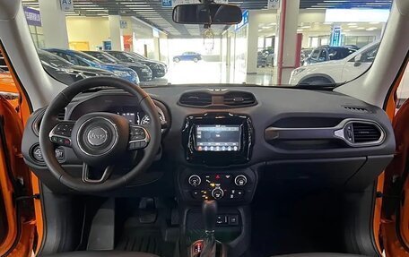 Jeep Renegade I рестайлинг, 2022 год, 1 280 000 рублей, 7 фотография