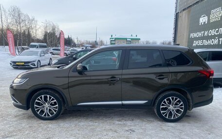 Mitsubishi Outlander III рестайлинг 3, 2018 год, 1 900 000 рублей, 3 фотография