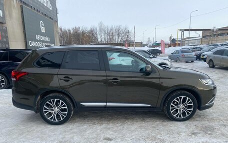 Mitsubishi Outlander III рестайлинг 3, 2018 год, 1 900 000 рублей, 7 фотография