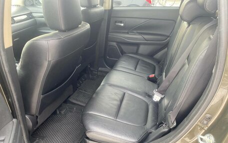 Mitsubishi Outlander III рестайлинг 3, 2018 год, 1 900 000 рублей, 12 фотография