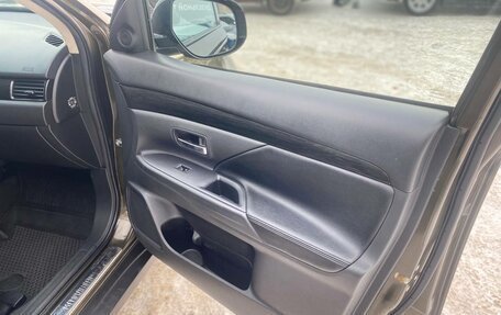 Mitsubishi Outlander III рестайлинг 3, 2018 год, 1 900 000 рублей, 18 фотография