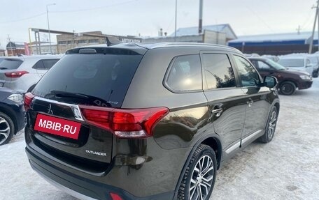 Mitsubishi Outlander III рестайлинг 3, 2018 год, 1 900 000 рублей, 6 фотография