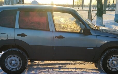 Chevrolet Niva I рестайлинг, 2015 год, 600 000 рублей, 2 фотография