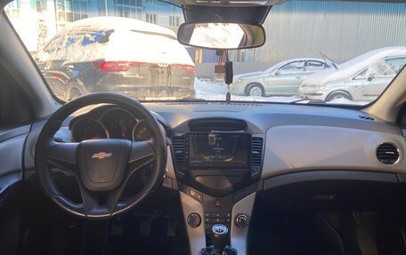 Chevrolet Cruze II, 2011 год, 680 000 рублей, 10 фотография